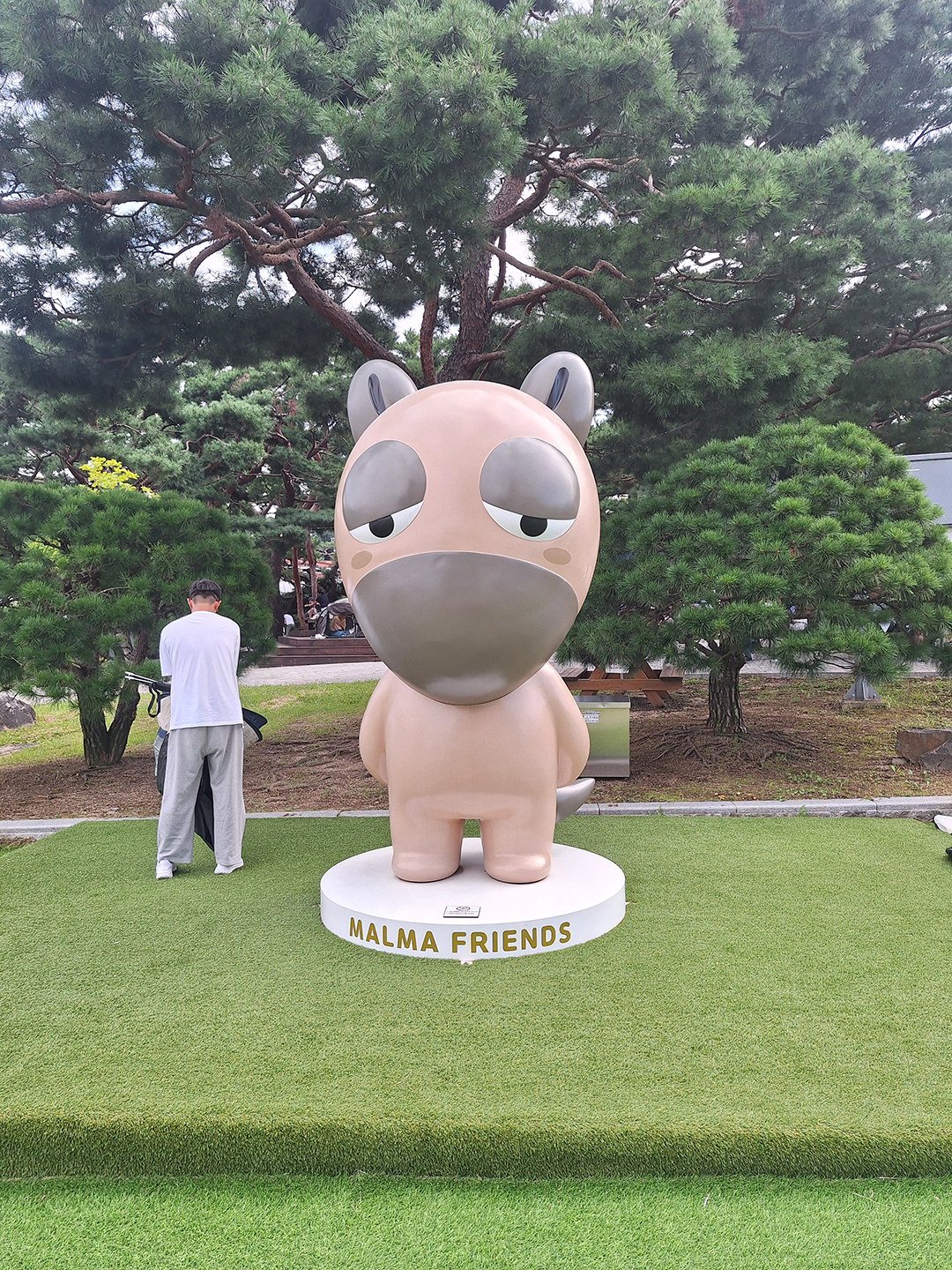 Malma, the tired looking horse mascot